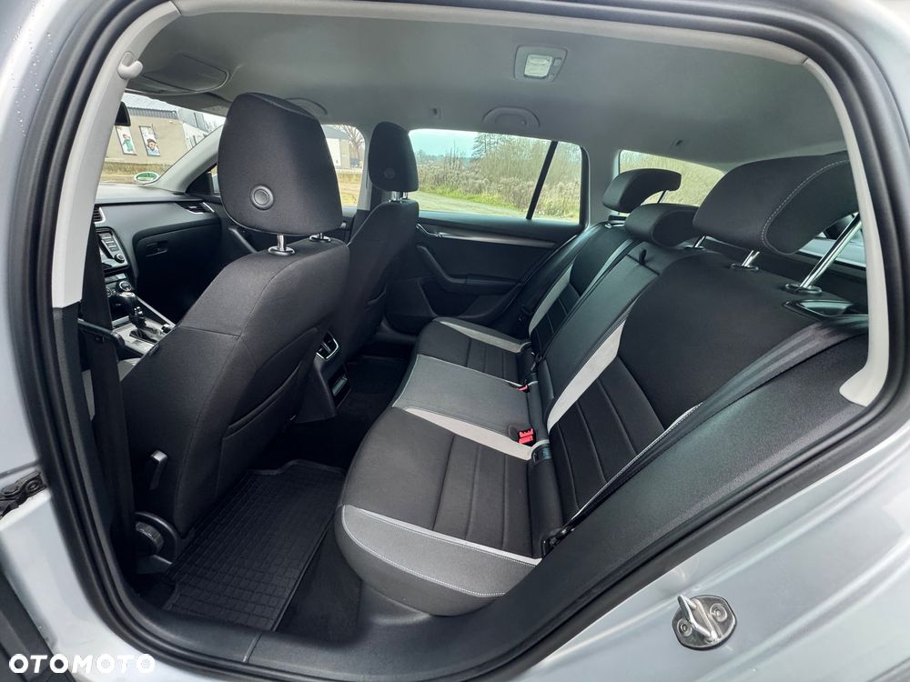 Skoda Octavia 1.6 TDI (Green tec) DSG Joy - 29