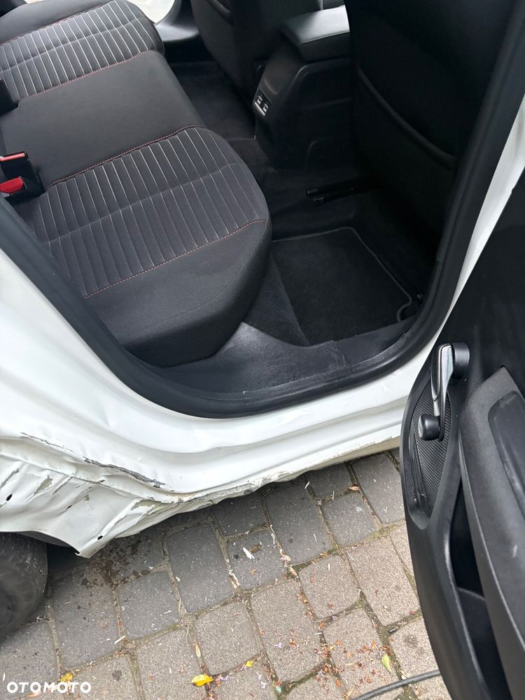 Peugeot 208 Elektromotor 136 GT Pack - 17