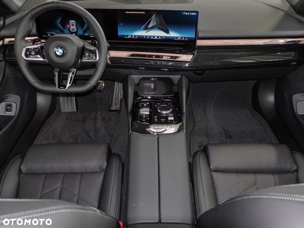 BMW Seria 5 540d xDrive mHEV M Sport - 10