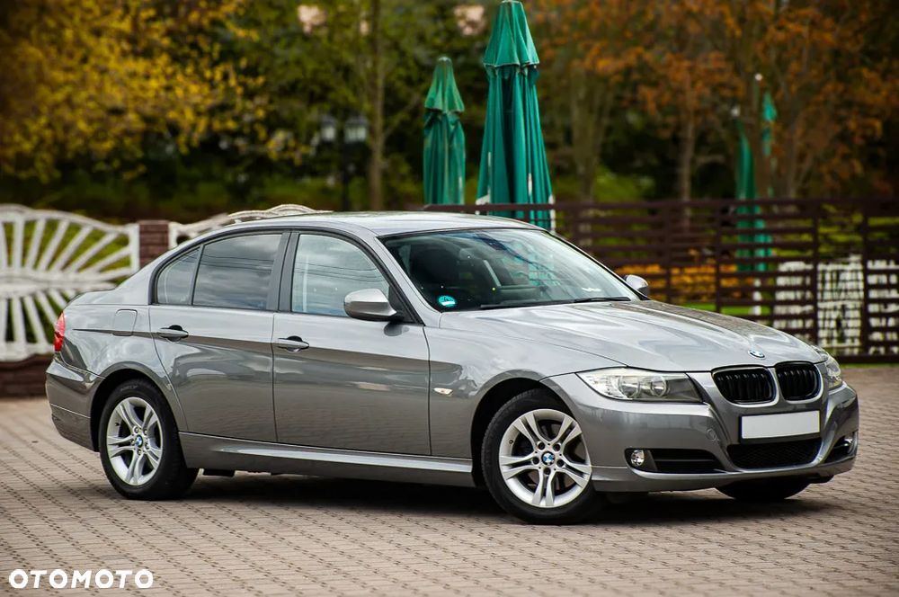 BMW Seria 3 318i - 30