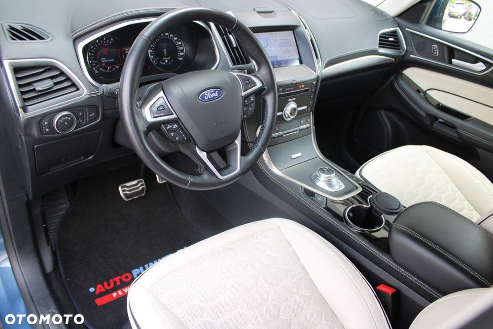 Ford S-Max - 17