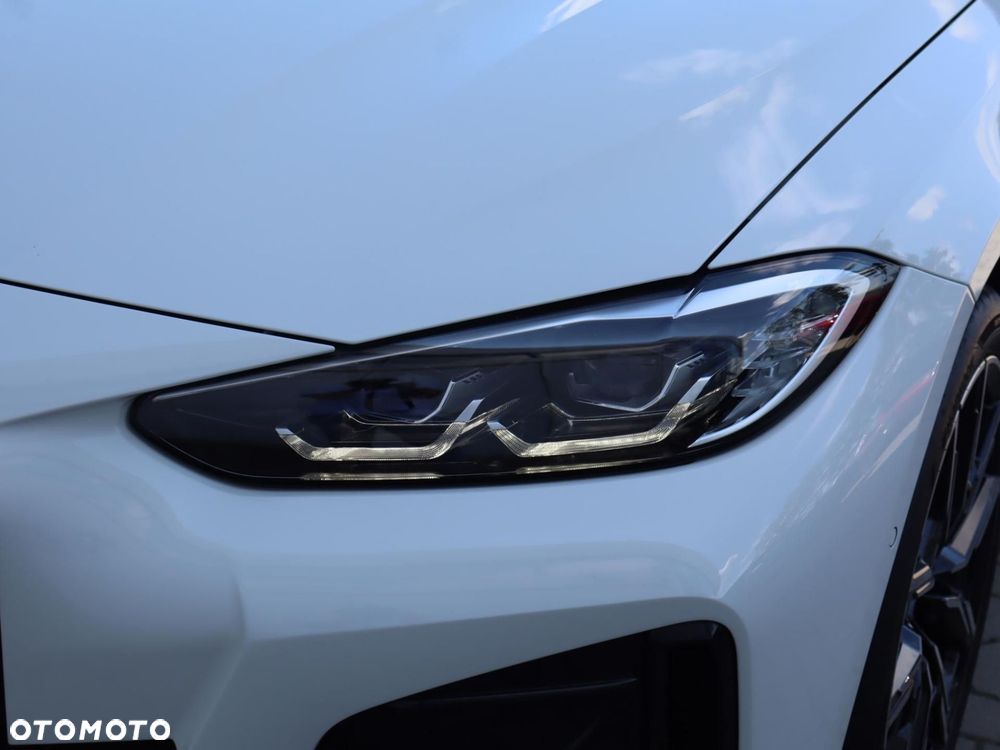 BMW i4 - 24