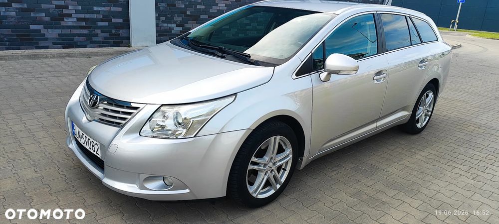 Toyota Avensis 2.2 D-4D Executive - 1