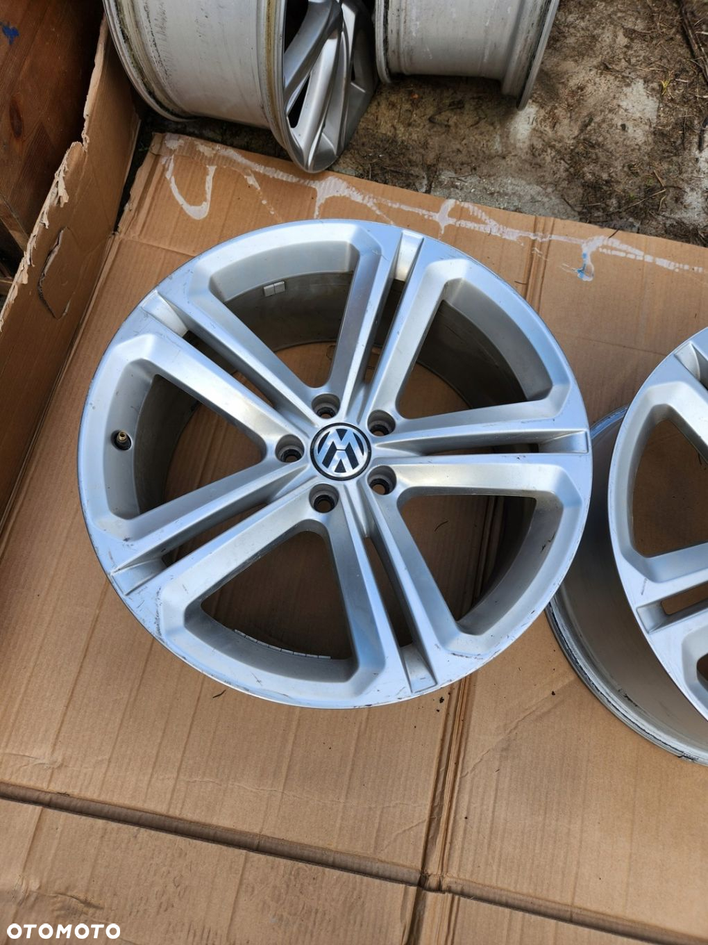 FELGI KOMPLET VW TIGUAN R-LINE 9Jx19H2 ET33 5x112 - 5