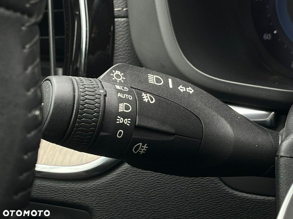 Volvo XC 60 B5 D AWD Inscription - 24