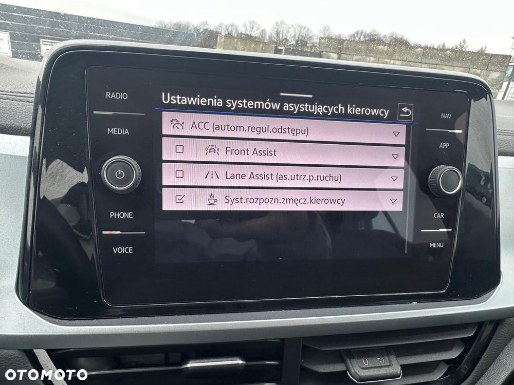 Volkswagen T-Roc - 13