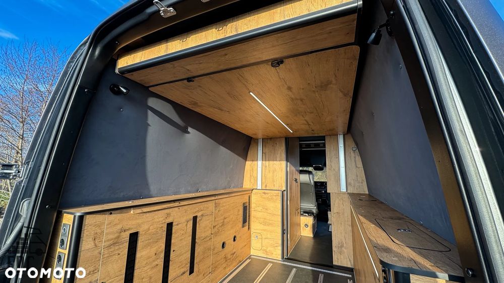 Mercedes-Benz Sprinter - 12