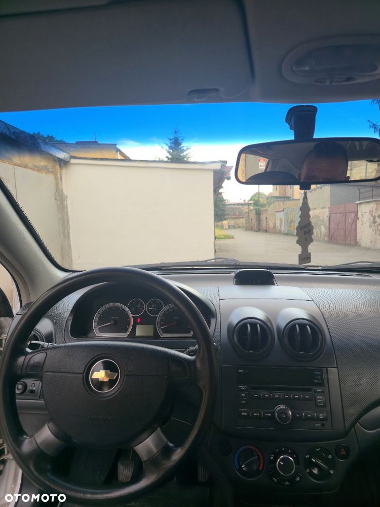 Chevrolet Aveo - 8