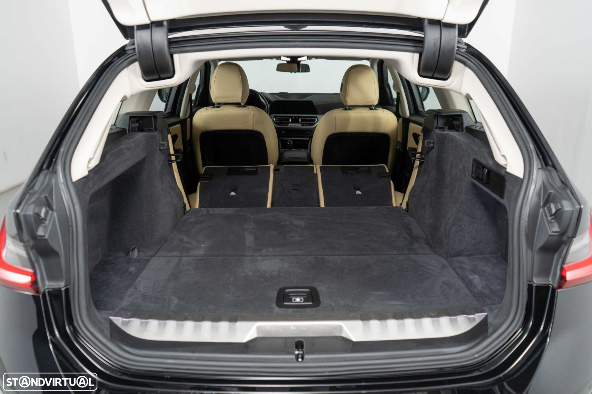 BMW 330 e Touring Line Luxury Auto - 13