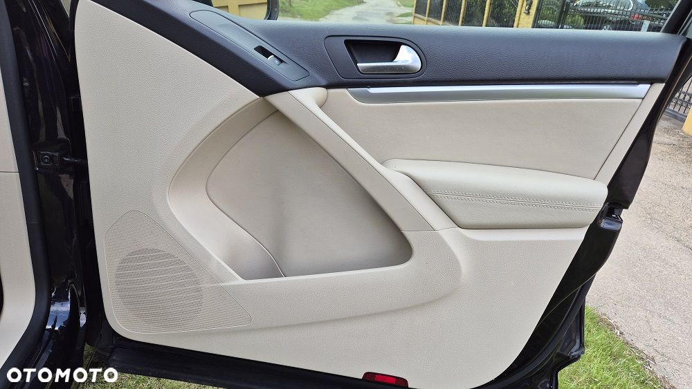 Volkswagen Tiguan - 17