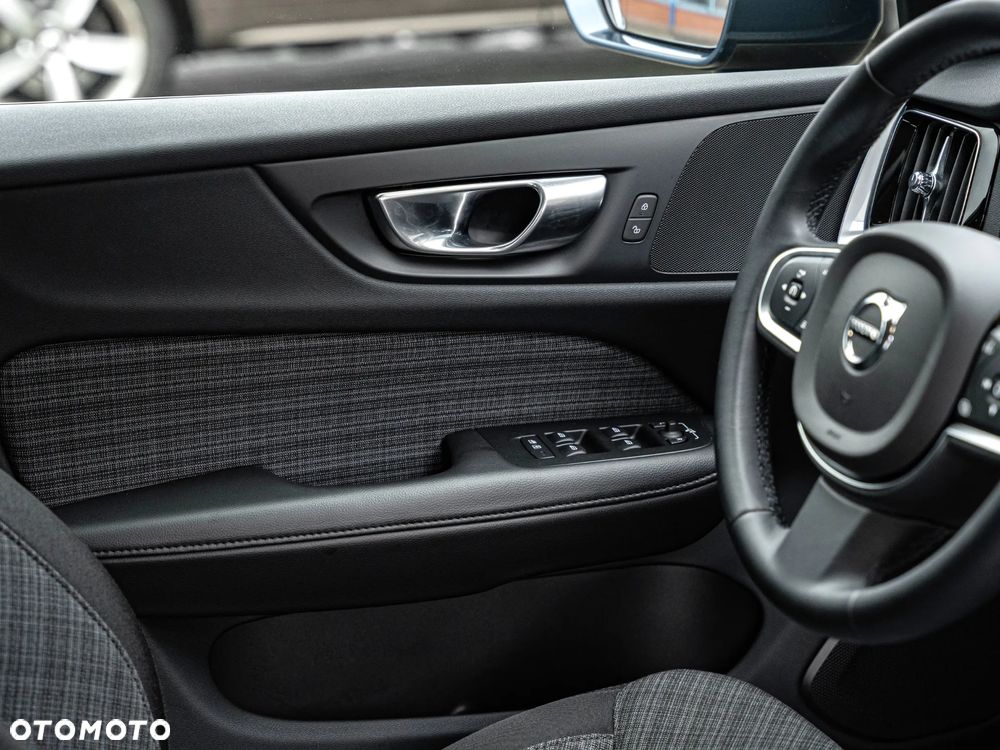 Volvo V60 B3 B Essential - 19
