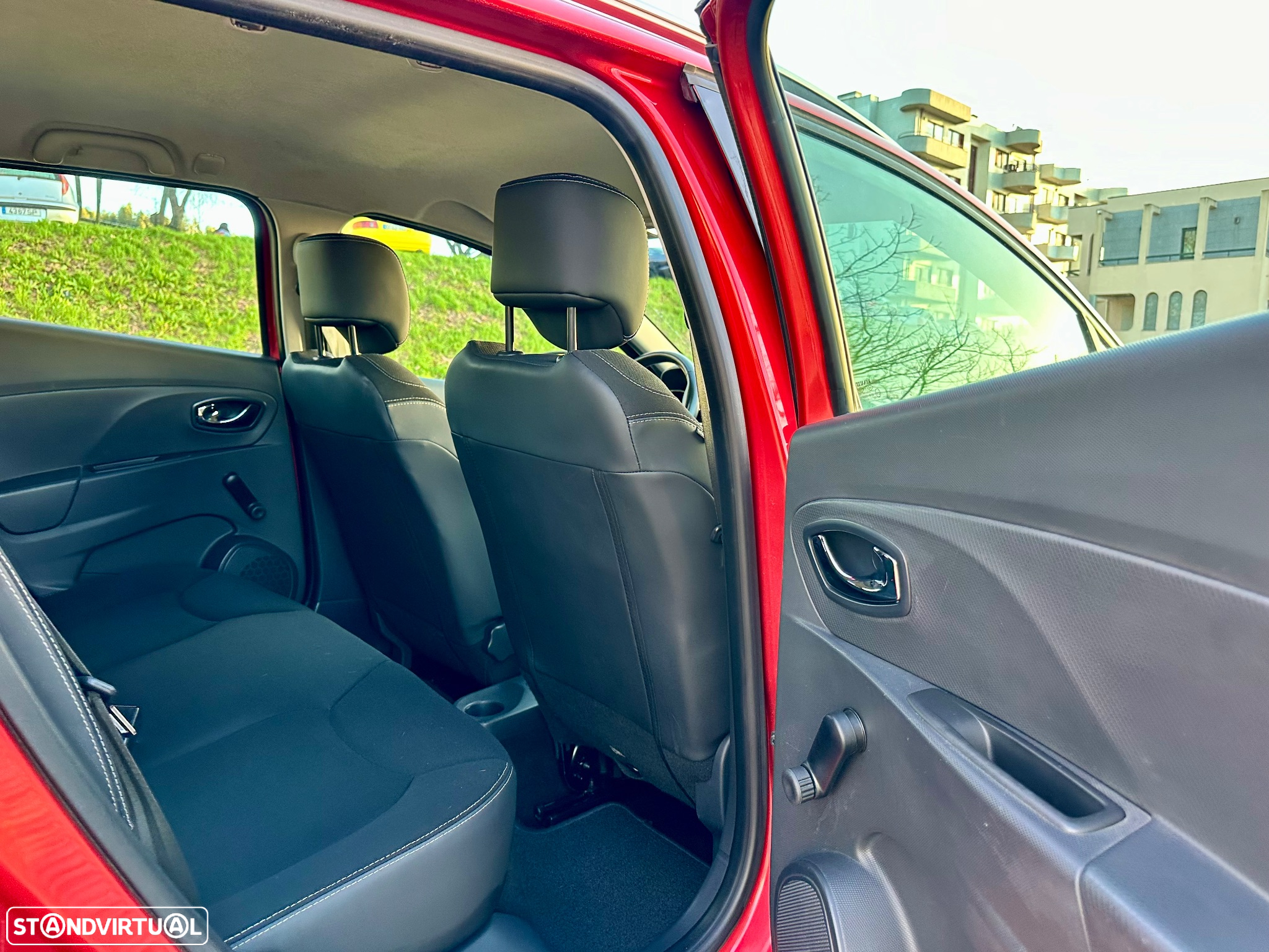 Renault Clio Sport Tourer 1.5 dCi Dynamique S - 25