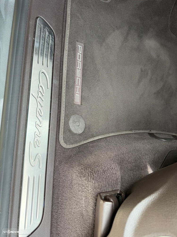 Porsche Cayenne S - 14
