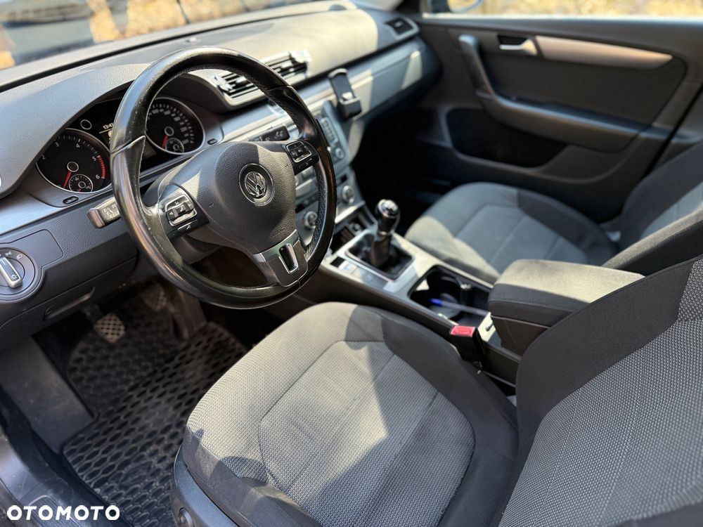 Volkswagen Passat 2.0 TDI DPF Comfortline - 10