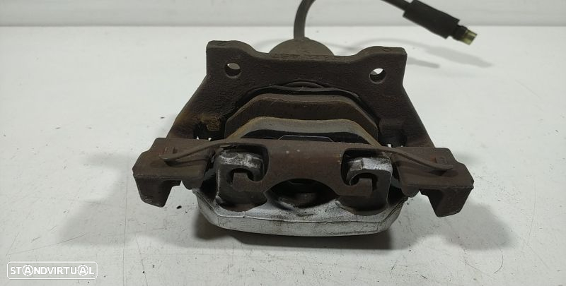 Pinça Tras Esquerda Bmw 5 (E39) - 2