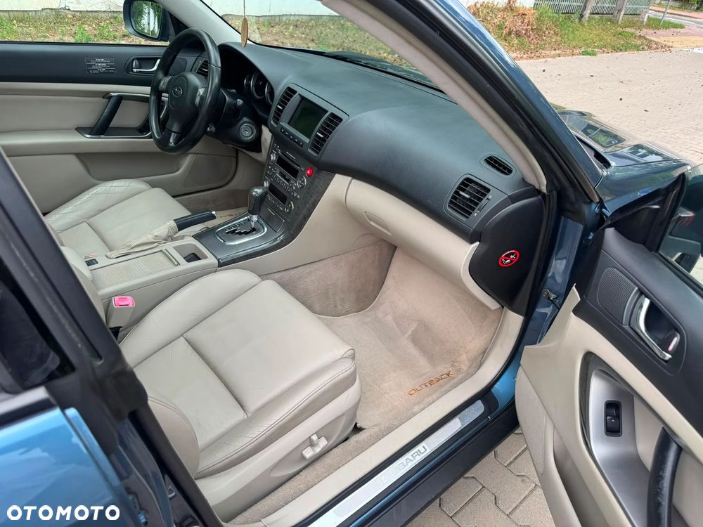Subaru Outback 3.0 H6 - 15