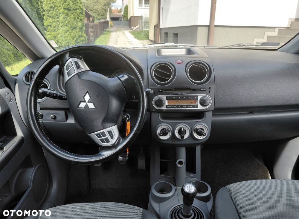 Mitsubishi Colt - 6