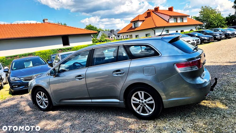 Toyota Avensis - 23