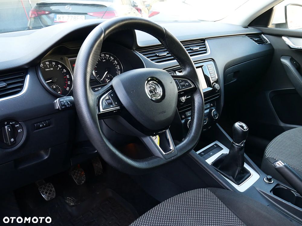 Skoda Octavia 1.6 TDI Green tec 4x4 Elegance - 4