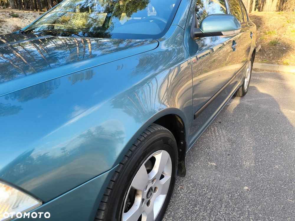 Skoda Octavia 1.6 Combi Ambiente - 12