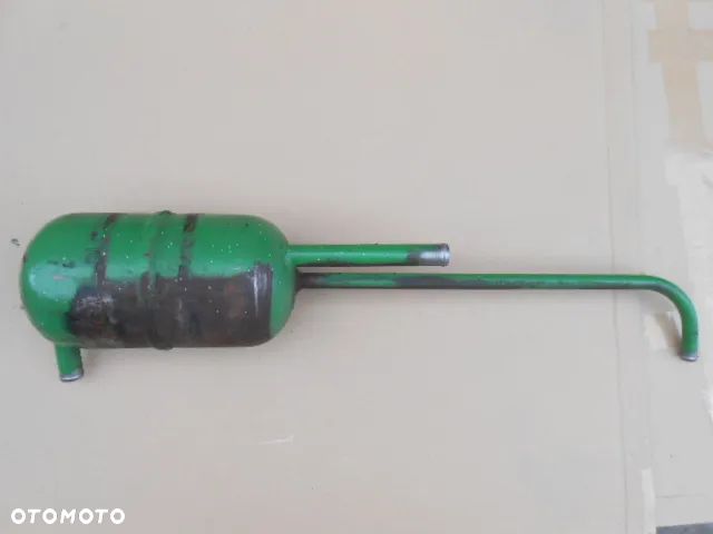 Zbiornik wyrównawczy oleju hydraulicznego RE16364 John Deere 4755 - 2