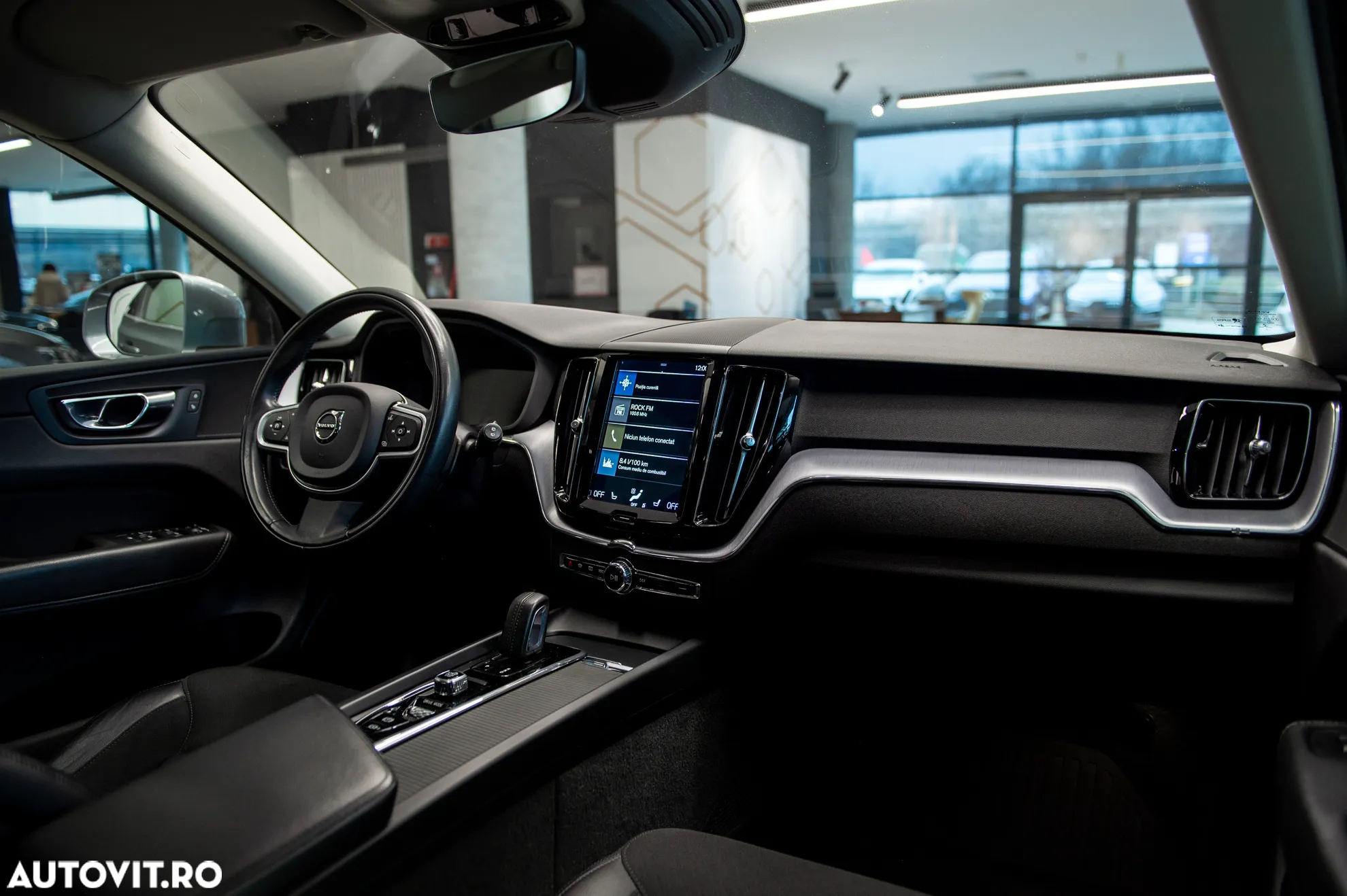 Volvo XC 60 B4 MHEV AWD Momentum Pro - 30
