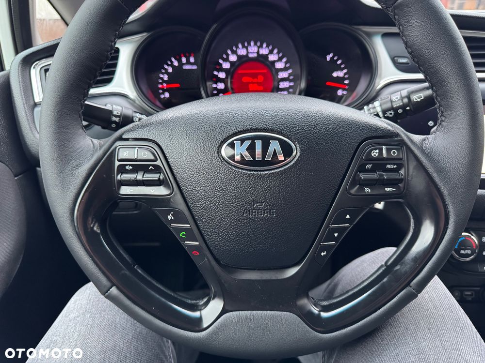 Kia Ceed 1.6 CRDi Smart Plus - 16