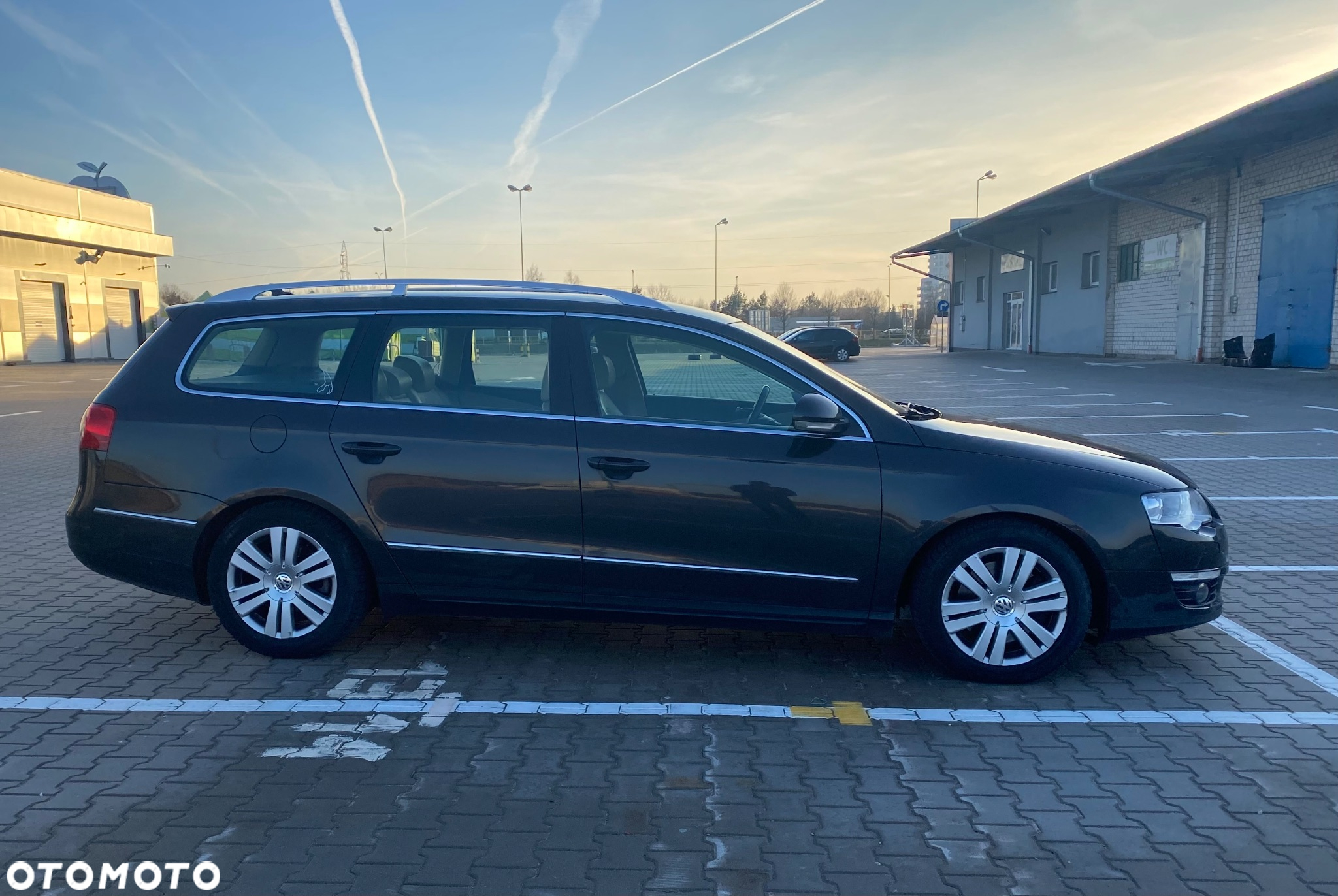 Volkswagen Passat Variant 2.0 Blue TDI DPF Sportline - 3