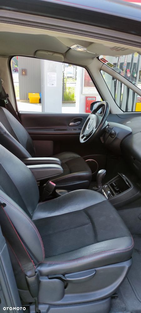 Renault Espace 3.0 dCi Initiale - 6