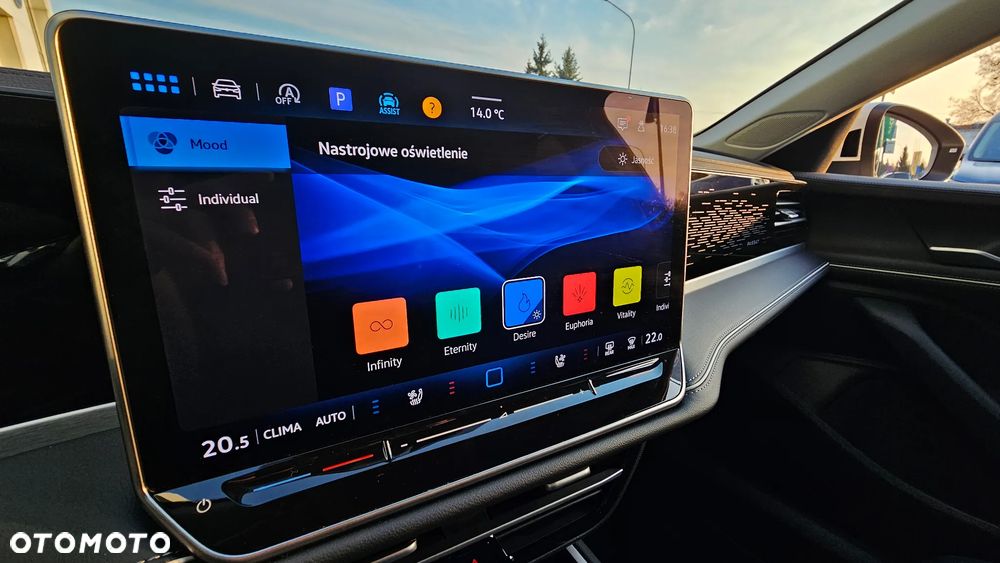 Volkswagen Passat - 25