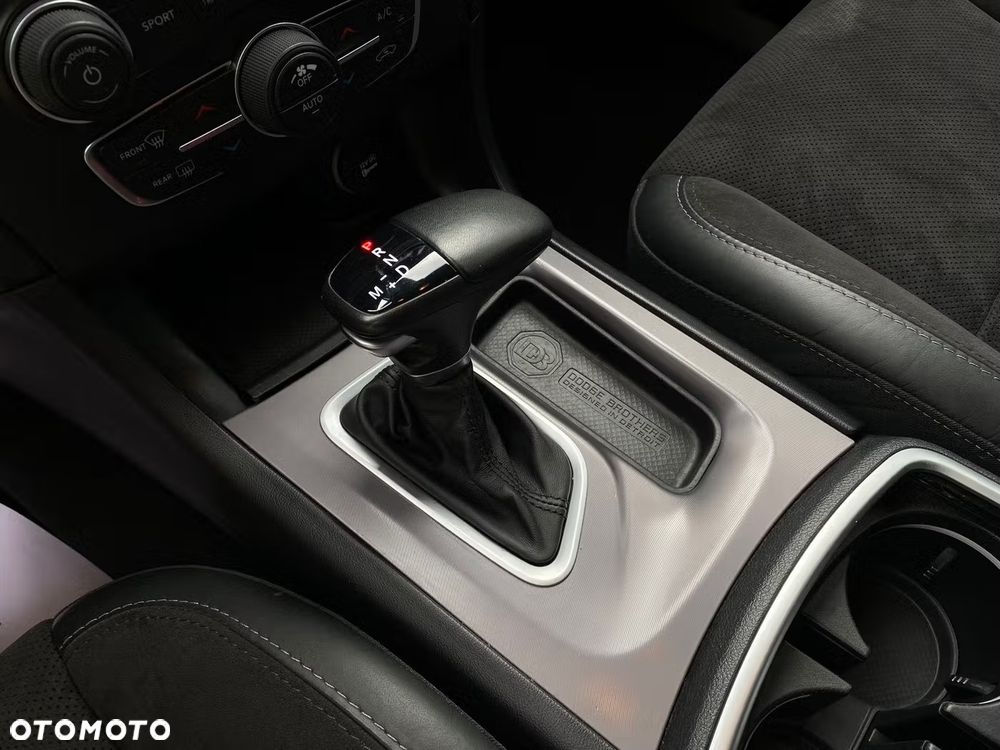 Dodge Charger - 8
