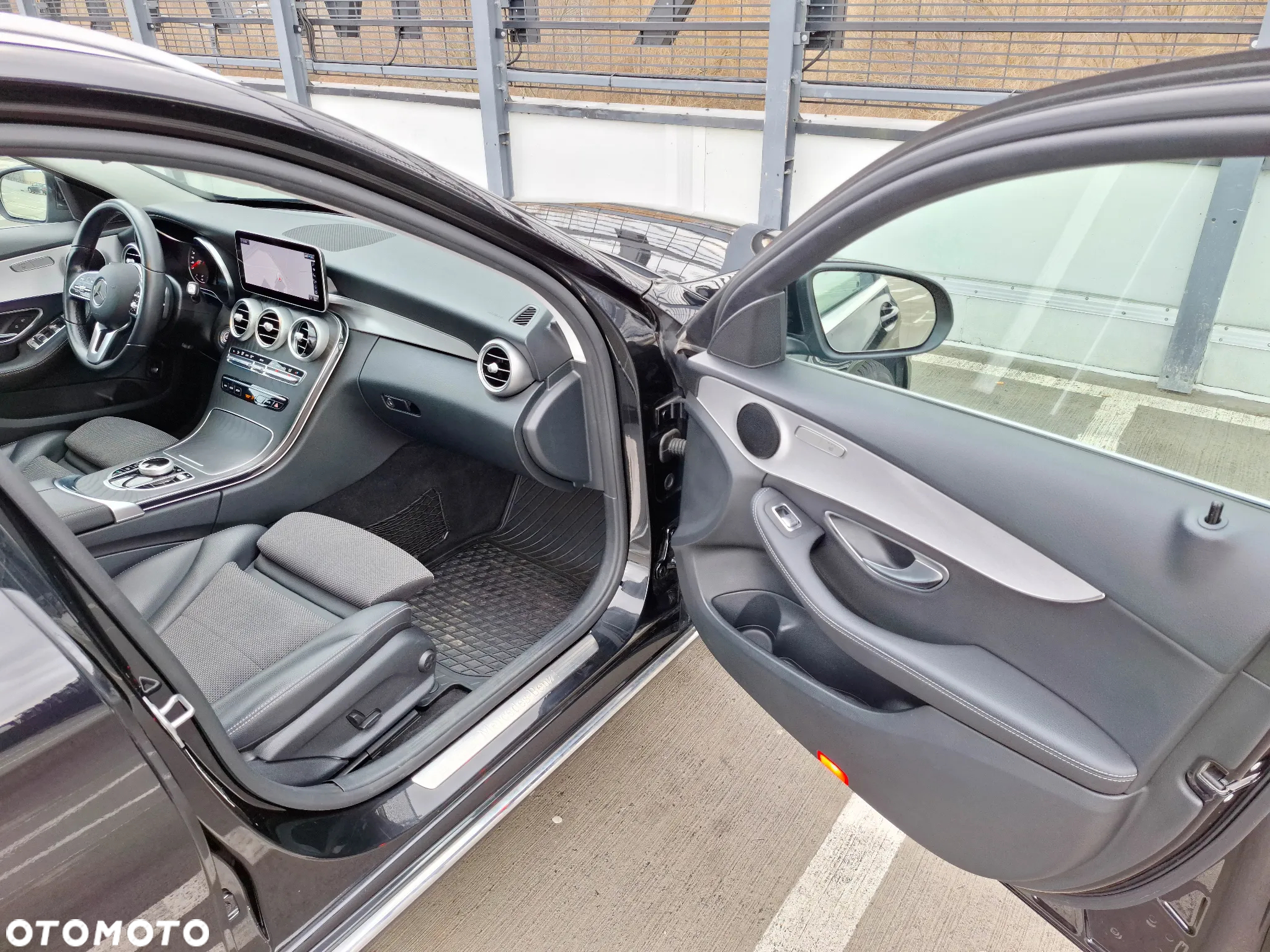 Mercedes-Benz Klasa C 220 d 9G-TRONIC - 25