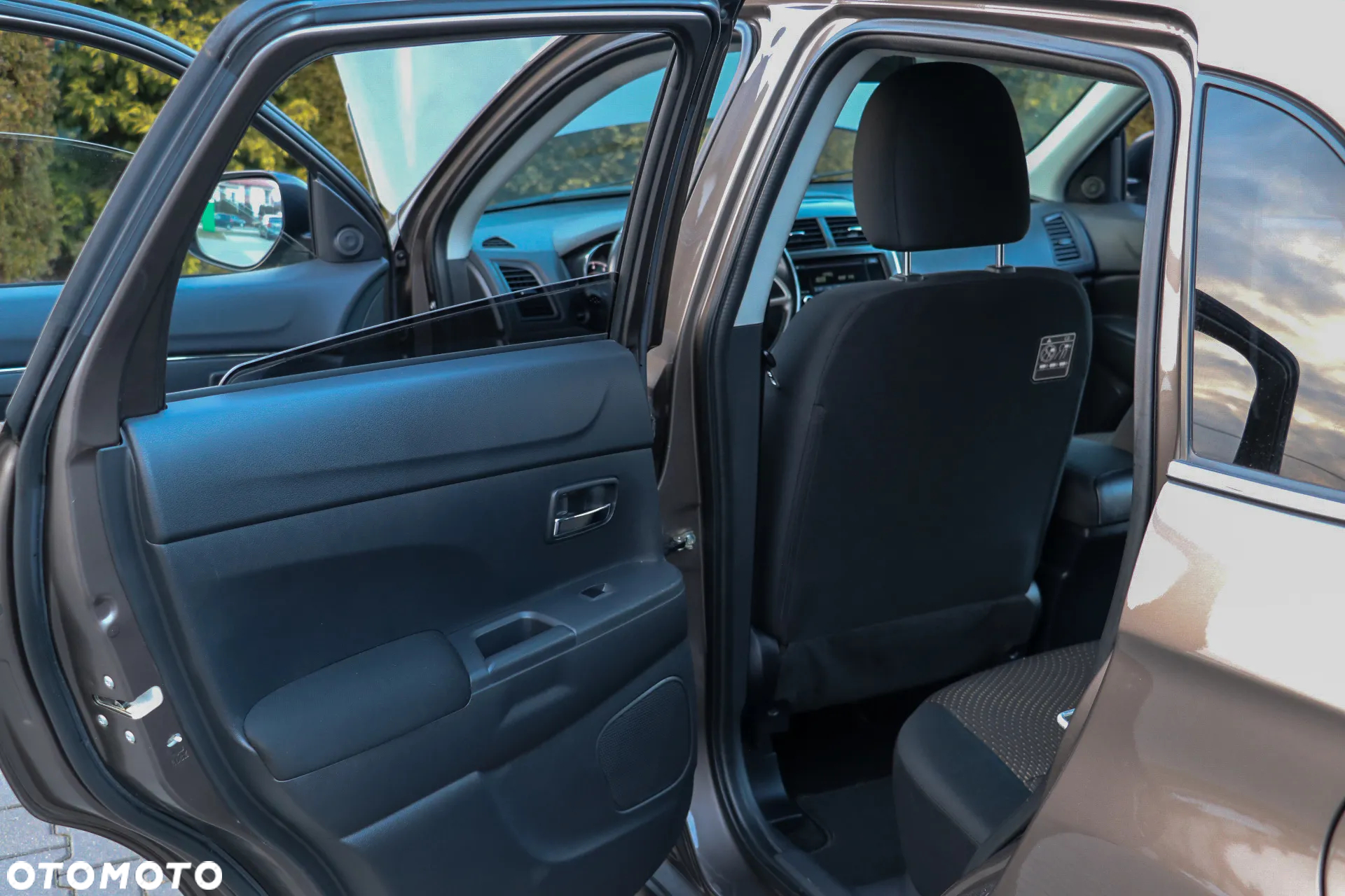 Mitsubishi ASX 1.6 2WD 35 Jahre - 28