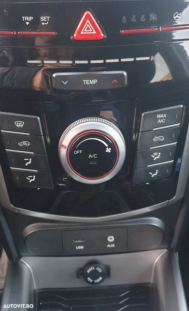 SsangYong Tivoli e-XDi 160 2WD Sapphire - 10