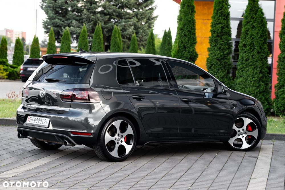Volkswagen Golf 2.0 GTI DSG - 11