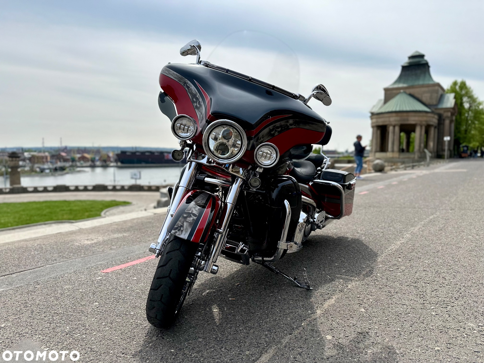 Harley-Davidson FLHS Electra Glide - 2