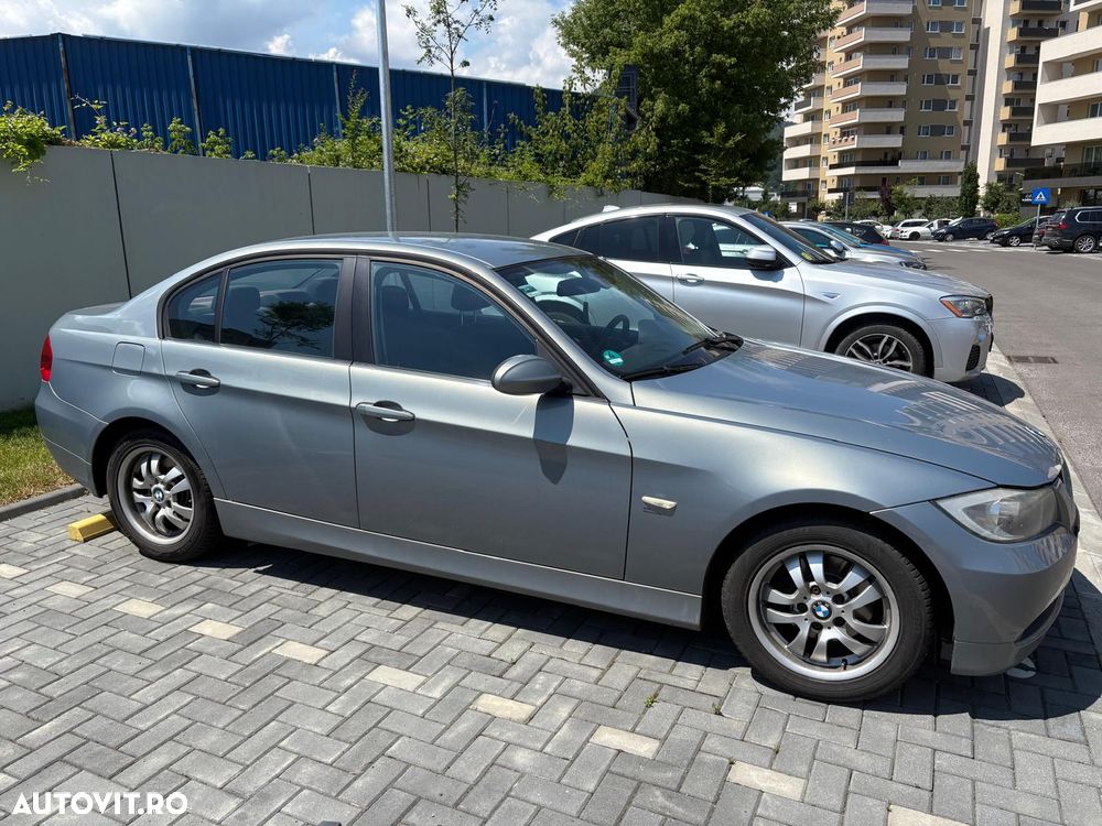 BMW Seria 3 320i Aut. - 2