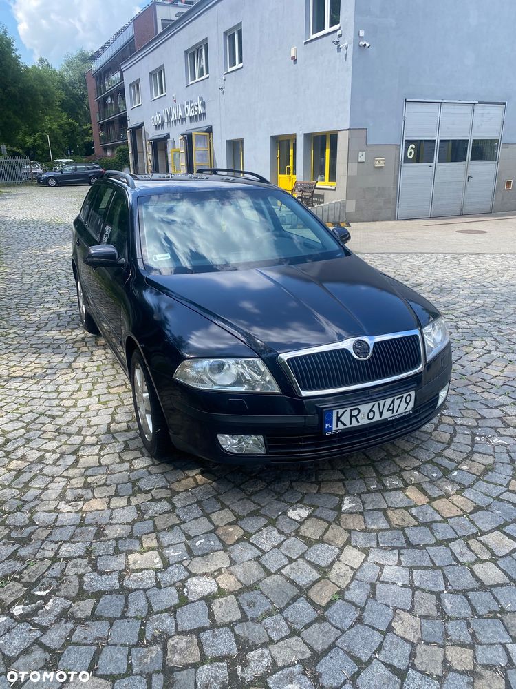 Skoda Octavia 1.6 FSI Ambiente - 1