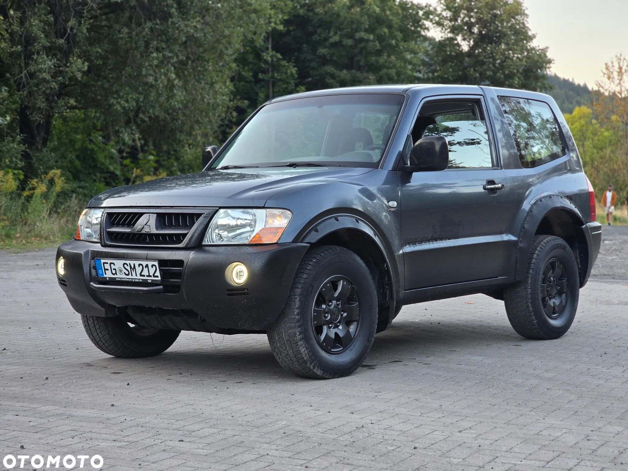 Mitsubishi Pajero - 1