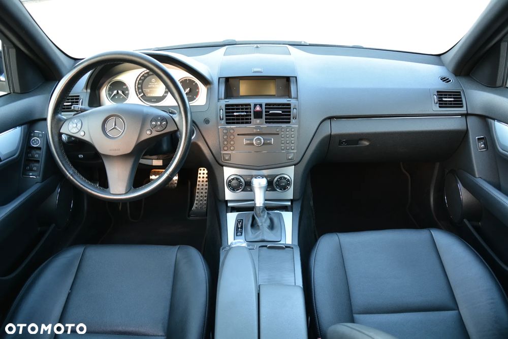 Mercedes-Benz Klasa C 320 CDI DPF 4Matic 7G-TRONIC Avantgarde - 12