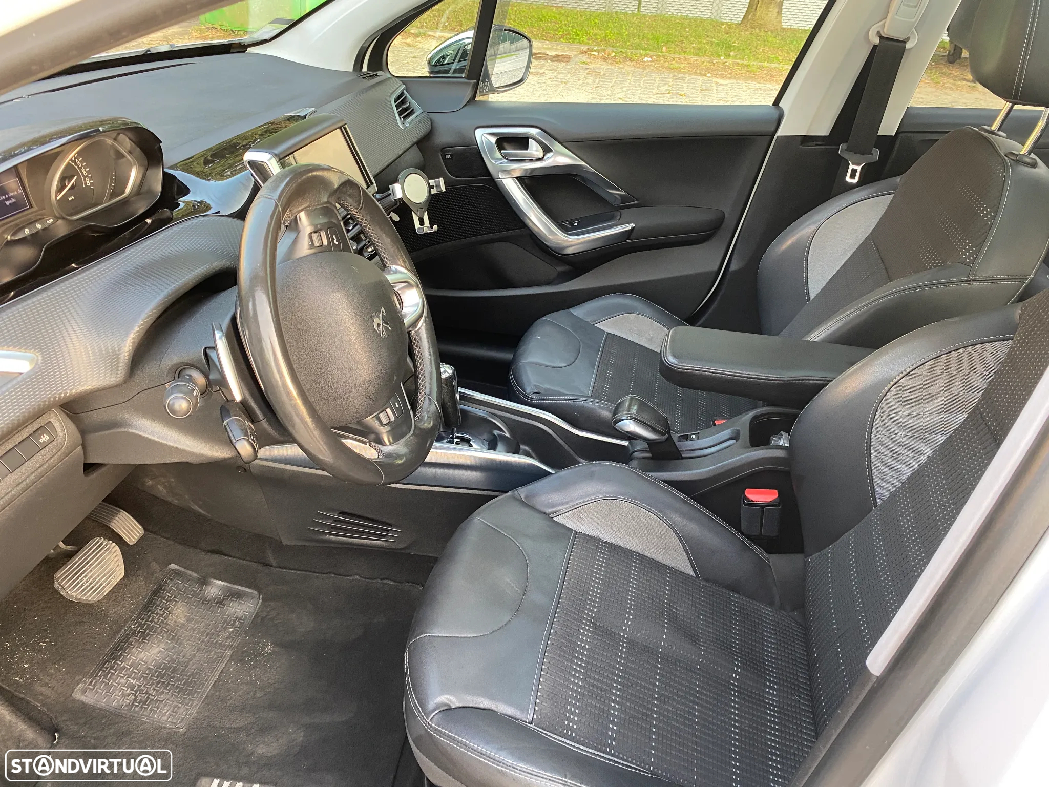 Peugeot 2008 1.6 e-HDi Allure 2-Tronic - 8