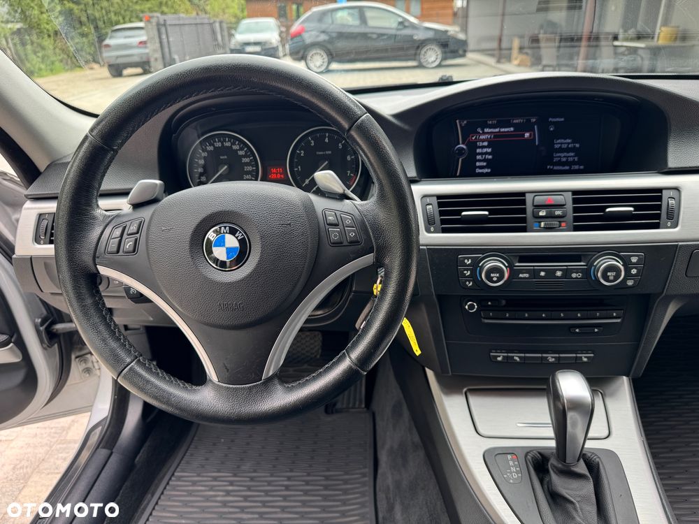 BMW Seria 3 330i xDrive Edition Sport - 12