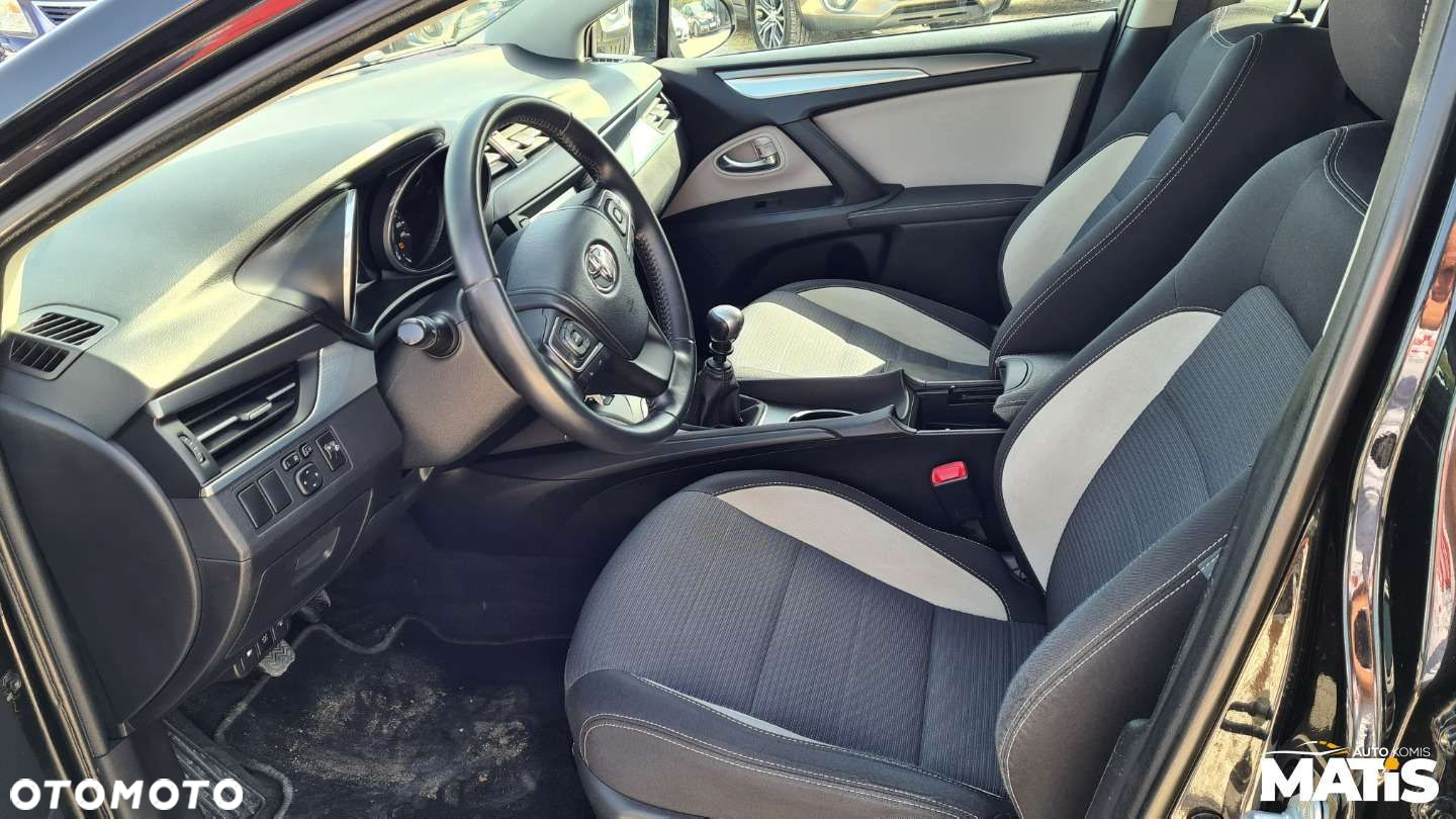 Toyota Avensis - 8