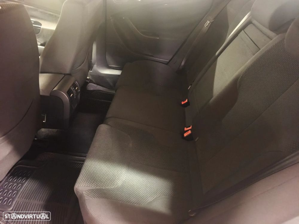 VW Passat Variant 2.0 TDI Highline - 14
