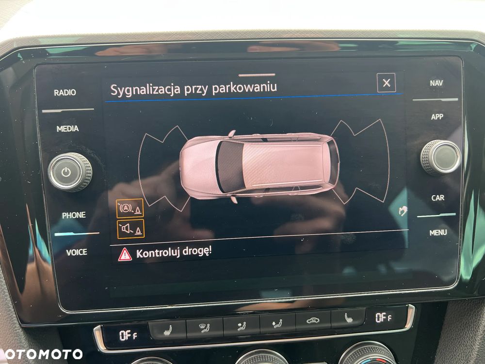 Volkswagen Passat 2.0 TDI SCR DSG Comfortline - 29