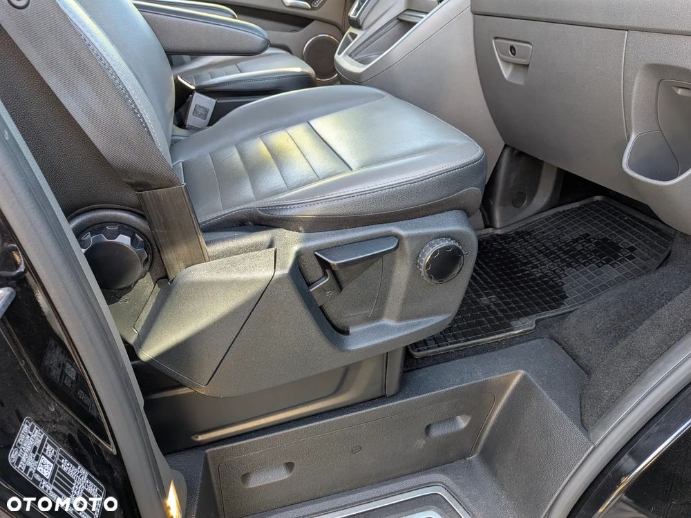 Ford Tourneo Custom 2.0 EcoBlue L2 Titanium SelectShift - 31