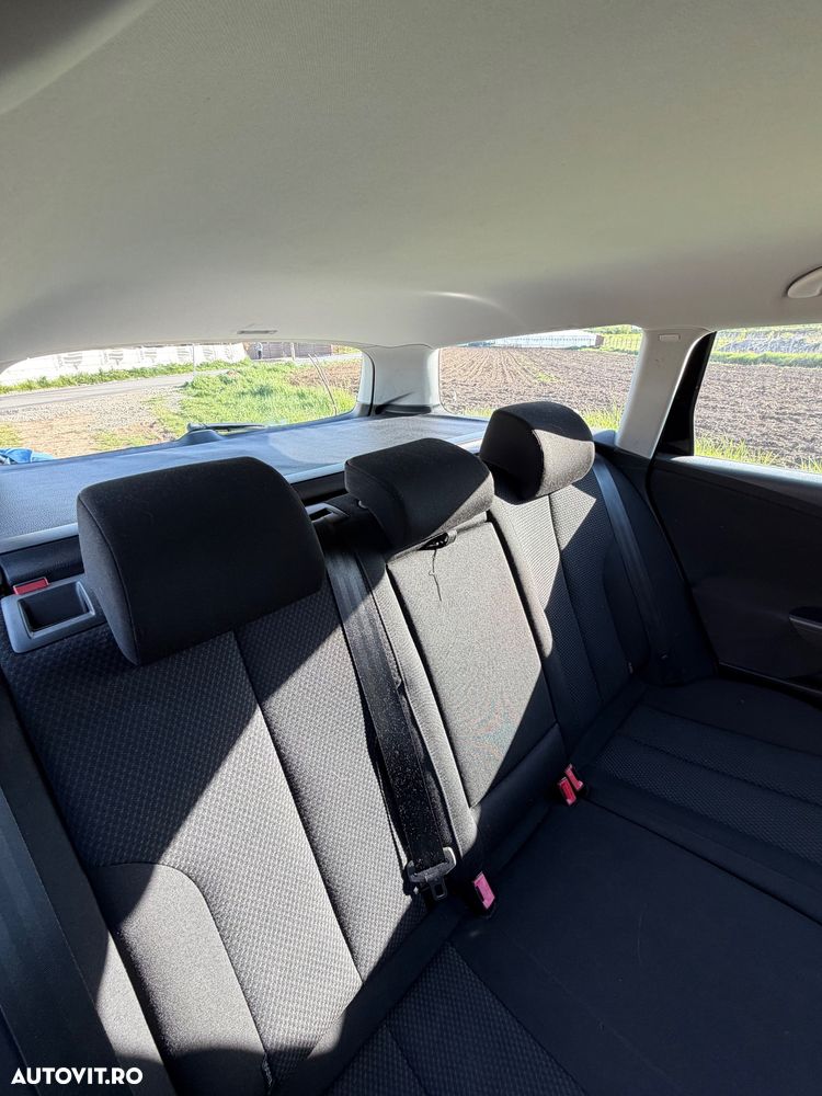 Volkswagen Passat 1.9 TDI Individual - 10