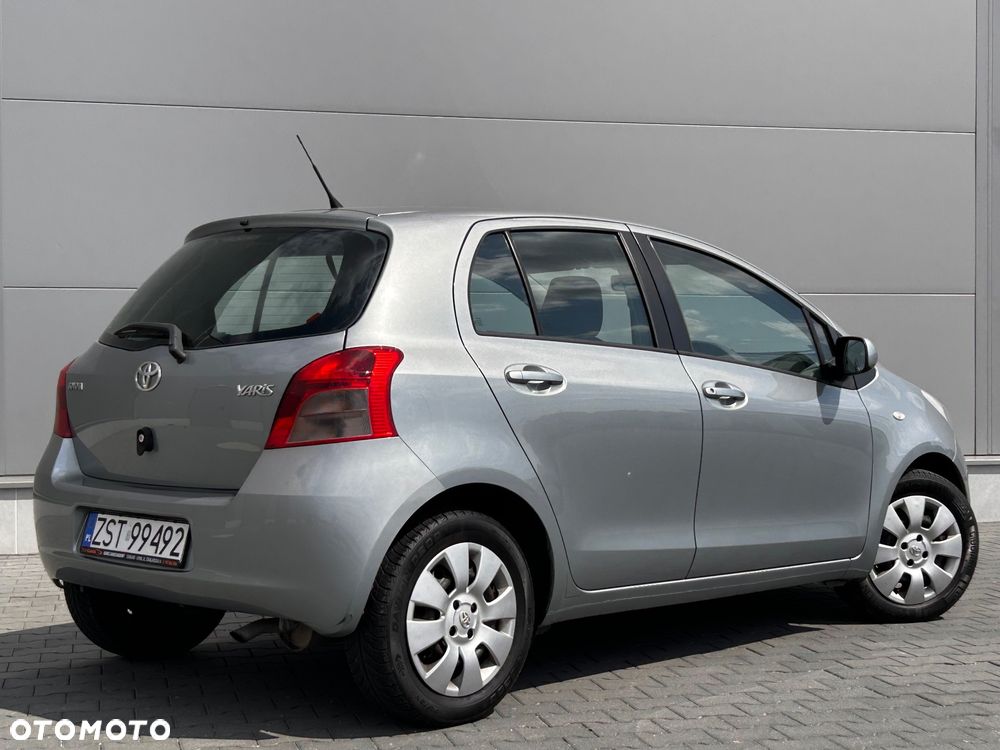 Toyota Yaris 1.3 Sol - 12