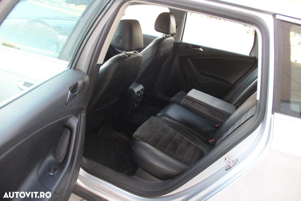 Volkswagen Passat Variant 2.0 TDI DPF DSG Highline - 13