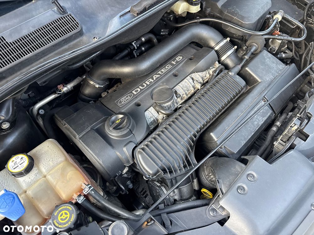 Ford Kuga 2.5 4x4 Titanium - 9